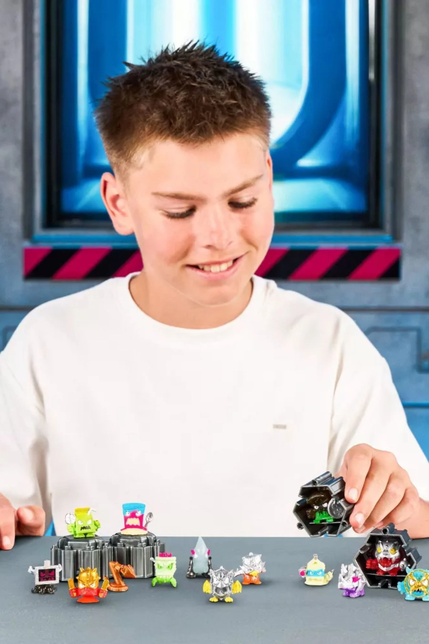 MrBeast Lab Swarms Mega Lab Pack - Battle Fusion Series, 14 Pack - Image 36
