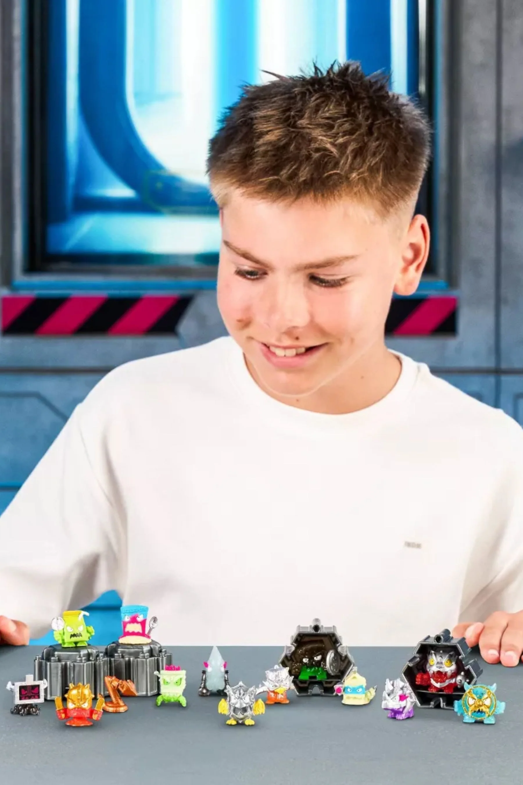 MrBeast Lab Swarms Mega Lab Pack - Battle Fusion Series, 14 Pack - Image 38